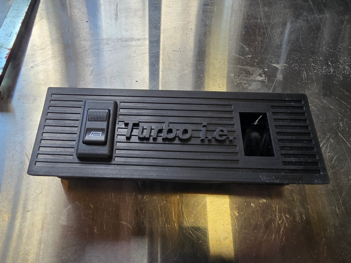 Fiat Uno Turbo MK1 center window switch frame