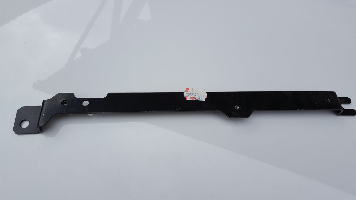 Halteblech zu Benzinpumpe Uno Turbo NOS