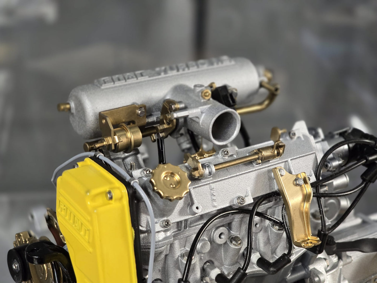 Uno Turbo i.e. scale engine 1:4 limited . Nr. 9 / 146