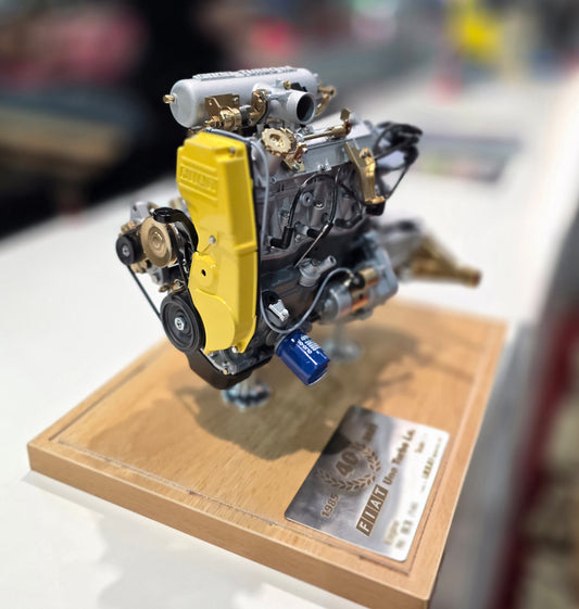 Uno Turbo i.e.  scale engine 1:4 limited .  Nr. 1 / 146