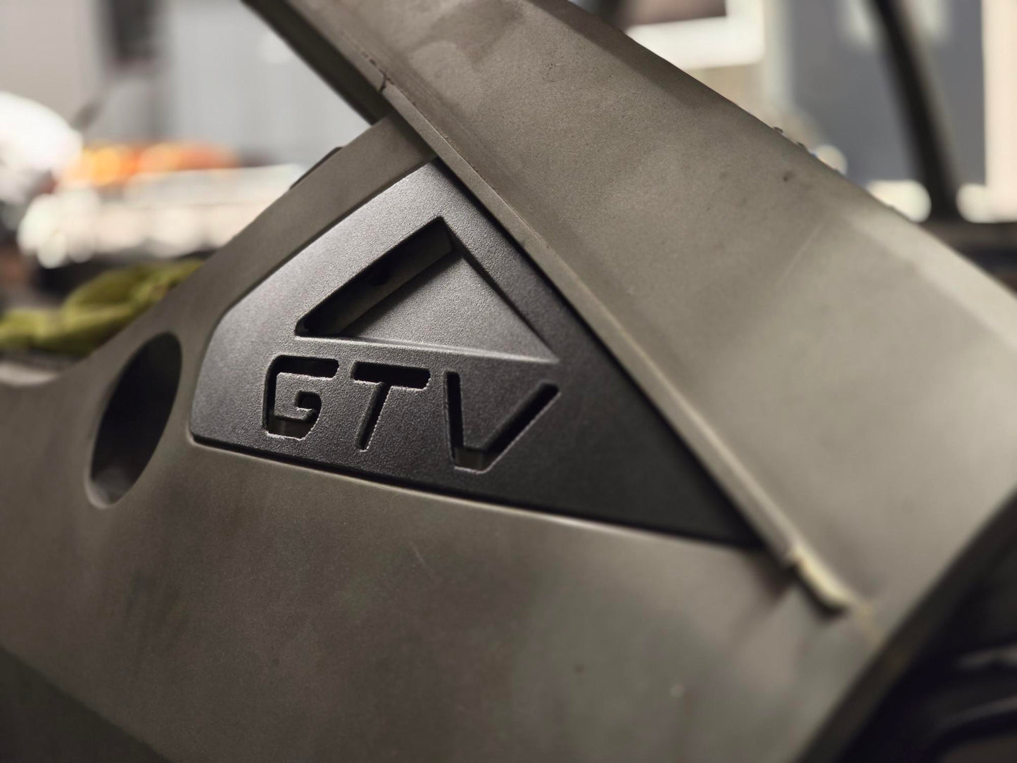 GTV6 side vent cover "chrome model style"   / Seitenabdeckungen im Stil des alten "Chrom Modells"