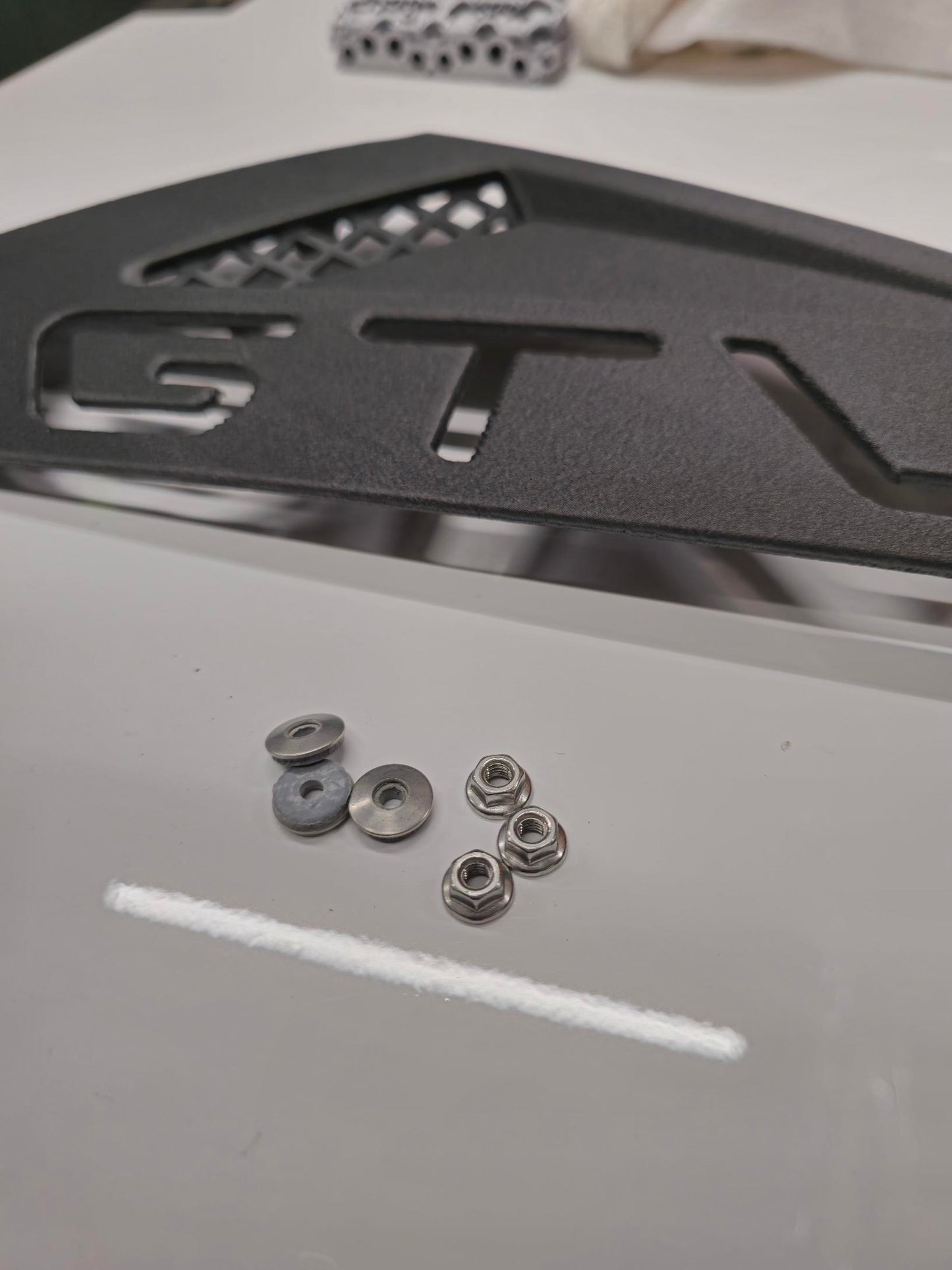 GTV6 side vent cover "chrome model style"   / Seitenabdeckungen im Stil des alten "Chrom Modells"