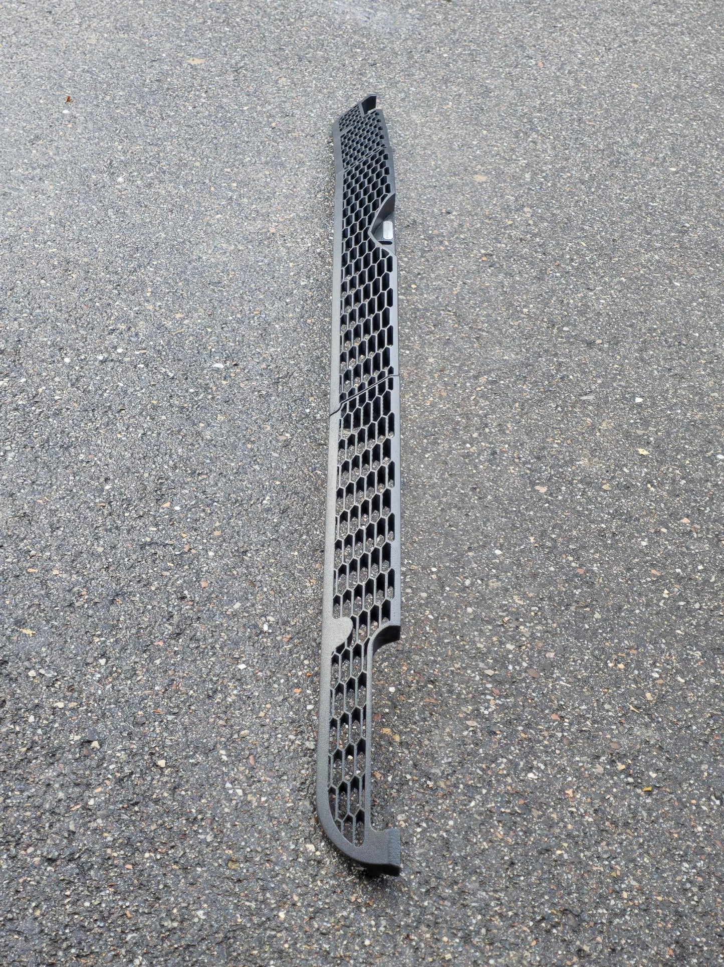 Montreal Frontgitter unten    /   Montreal lower front grille