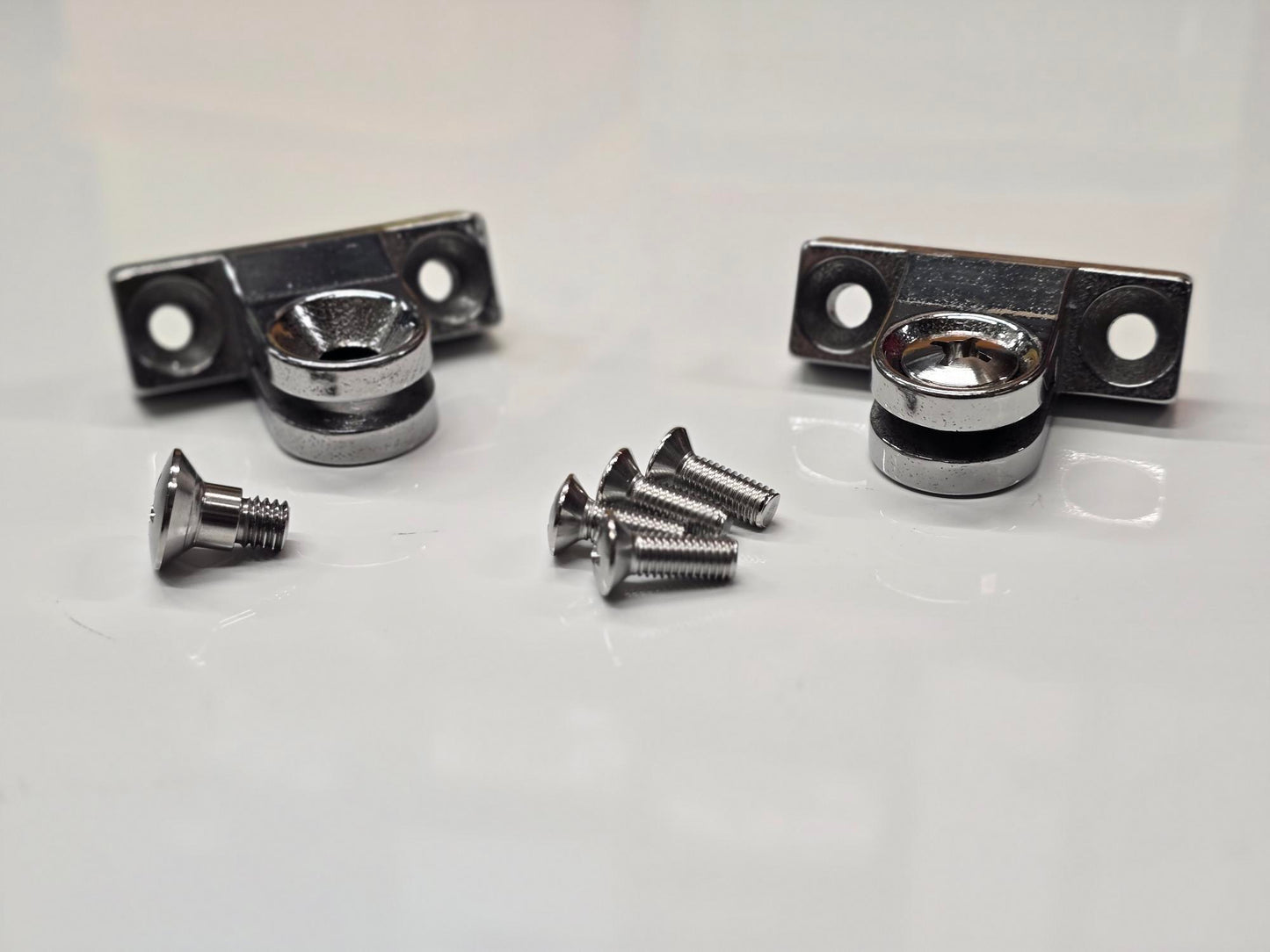 Montreal stainless steel brackets trunk lid / Halter zu Gasdruckdämpfer Kofferraumklappe